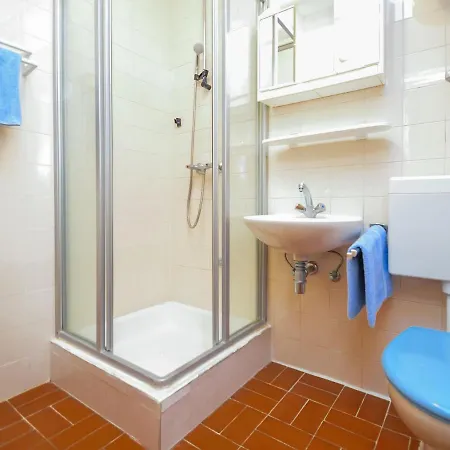 Apartament Botanica-1 *
